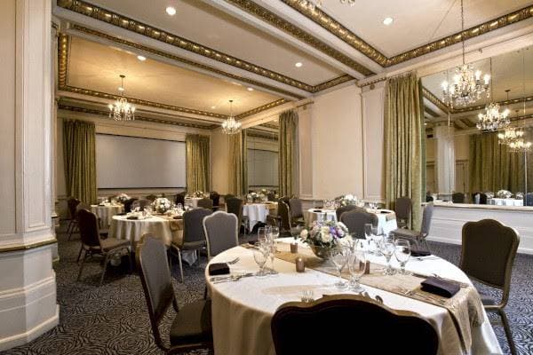 Hotel DeLuxe 8