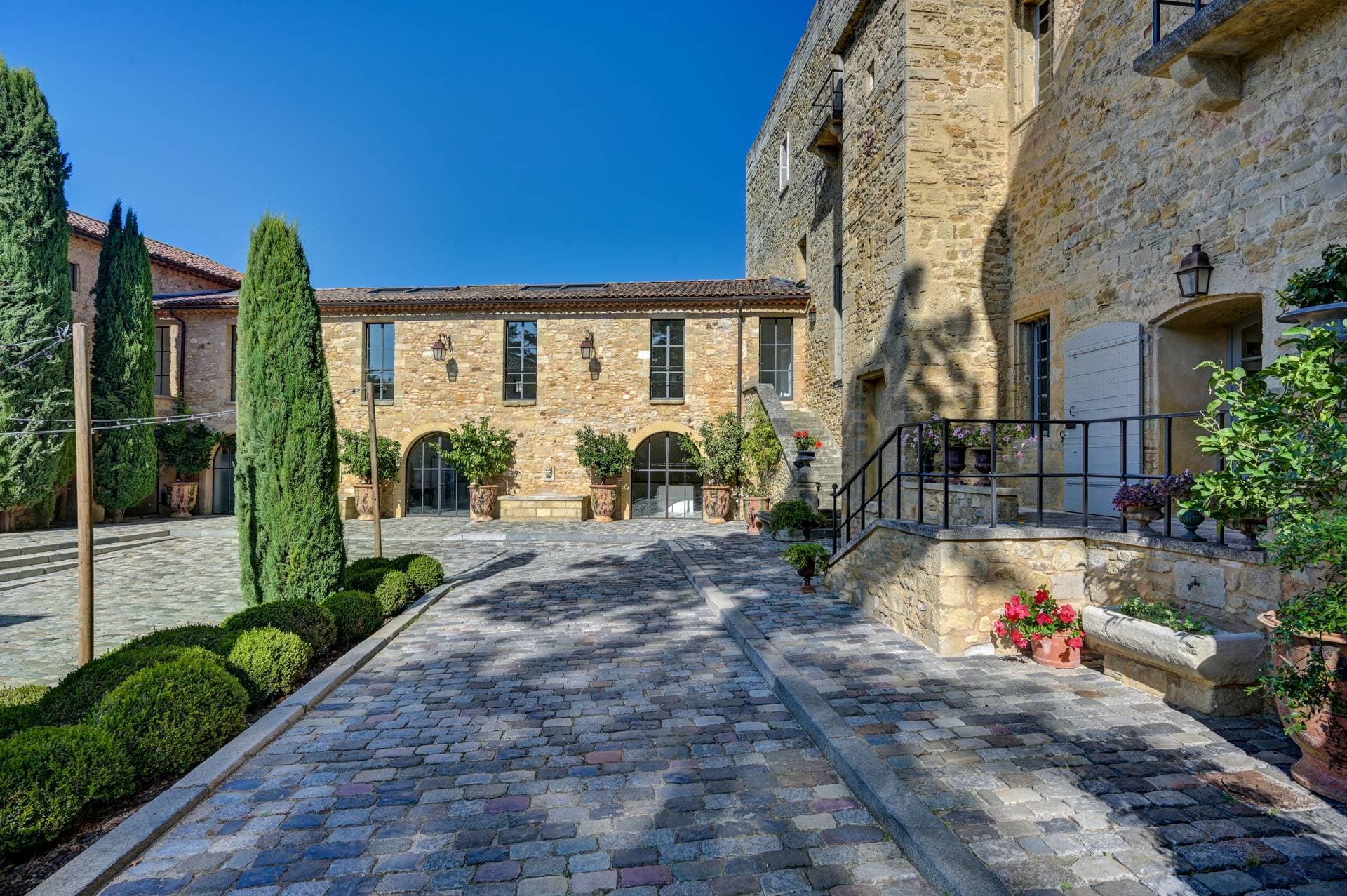 Le château de Fontarèches 47