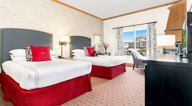 The Edgewater Hotel 22