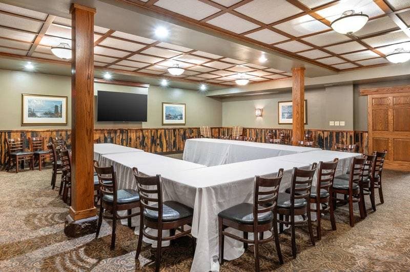 Best Western Premier Mariemont Inn 41