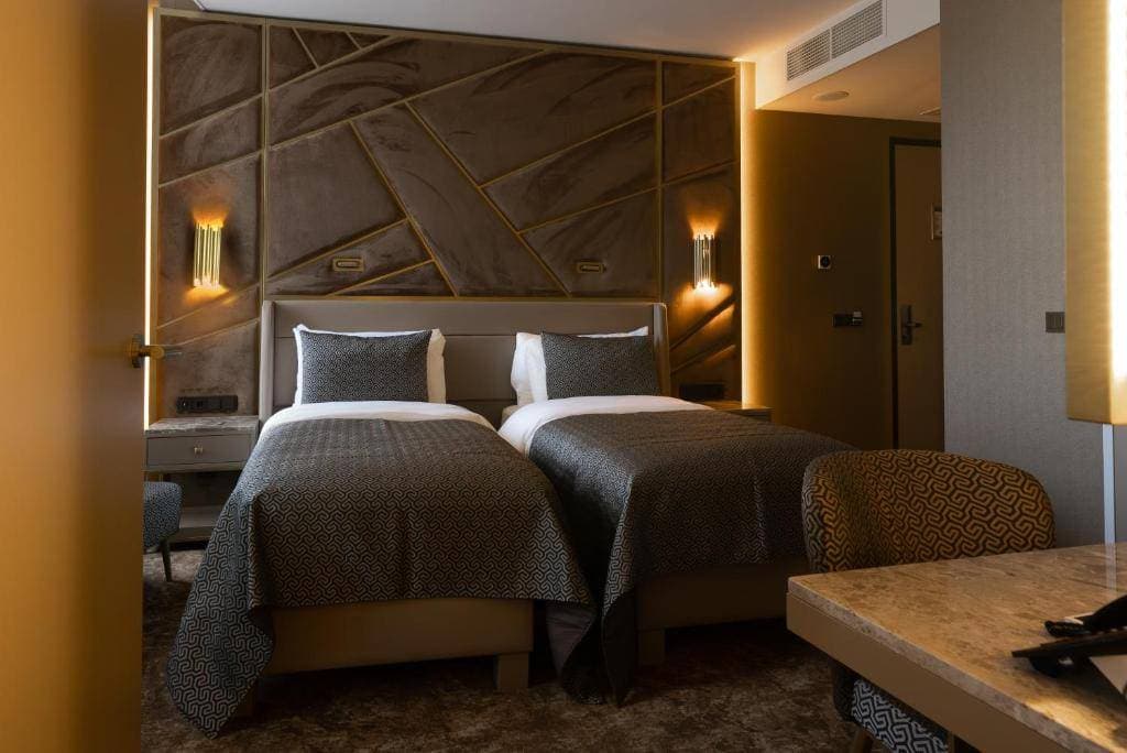 ART Hotel Rotterdam-Fully Renovated 11