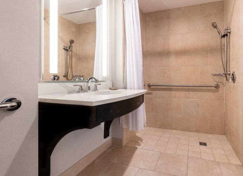 Hilton Columbus/Polaris 13