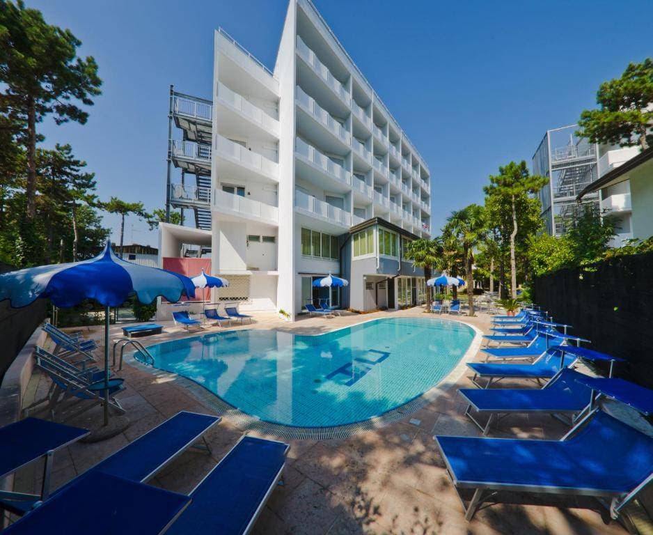 Hotel Carlton 1