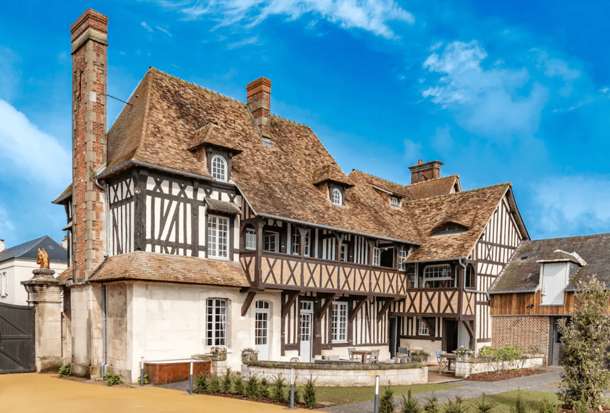 Le Manoir Des Chevaux Dorés 1