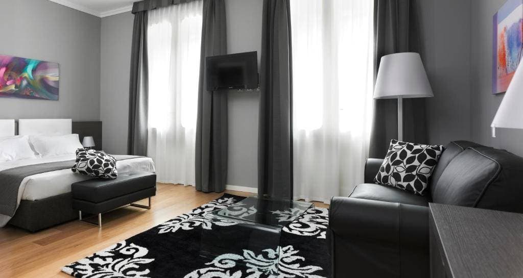 Palace Suite 17