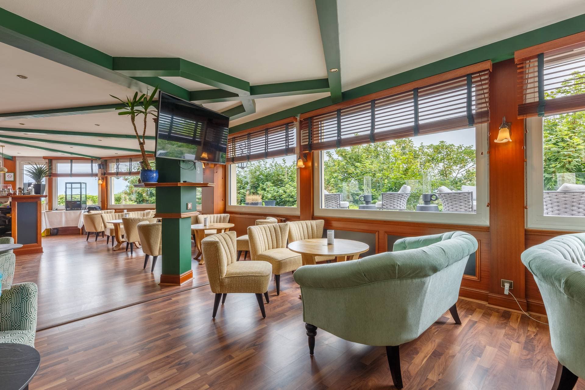 Le Dormy House 14