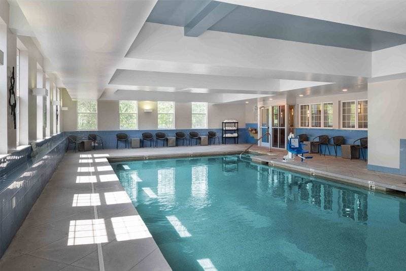 Holiday Inn Express St. Albans 8
