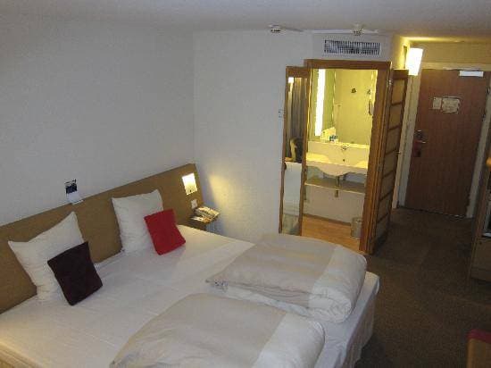 Novotel Lausanne Bussigny 6