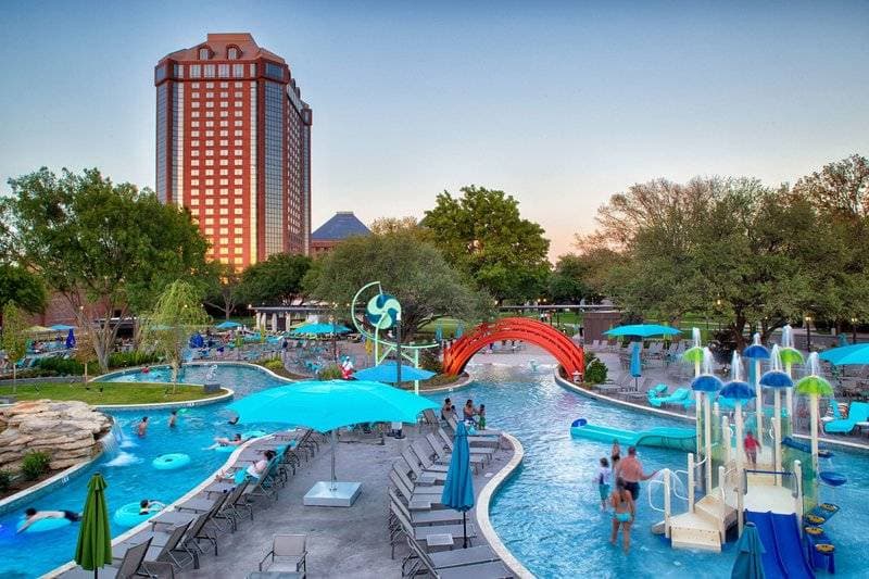 Hilton Anatole 13