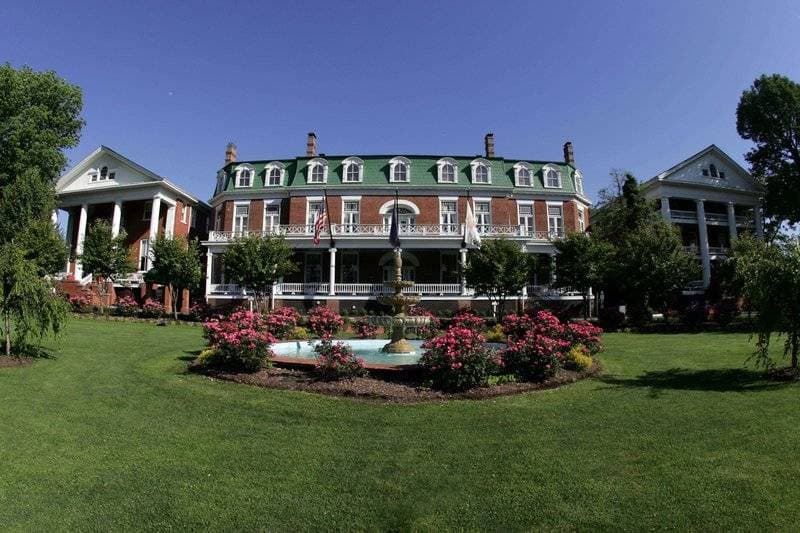 The Martha Washington Inn & Spa 1