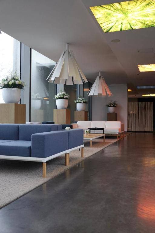 D-Hotel 5
