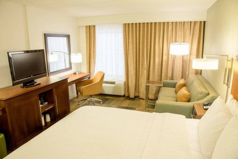 Hampton Inn & Suites Albany Downtown 7