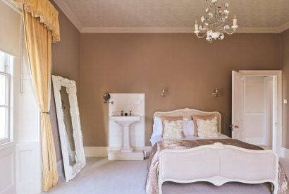 Scott's Manor 16
