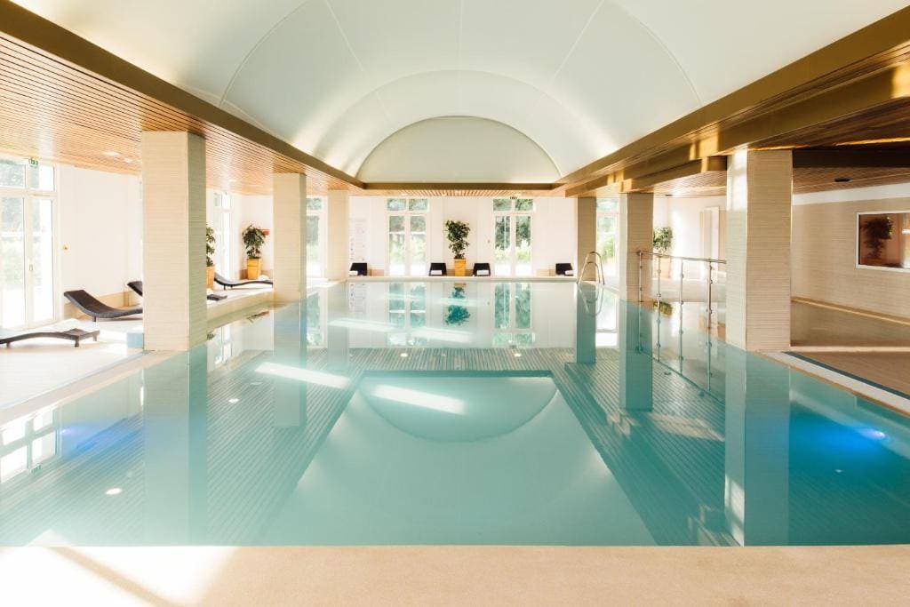Piscine intérieure