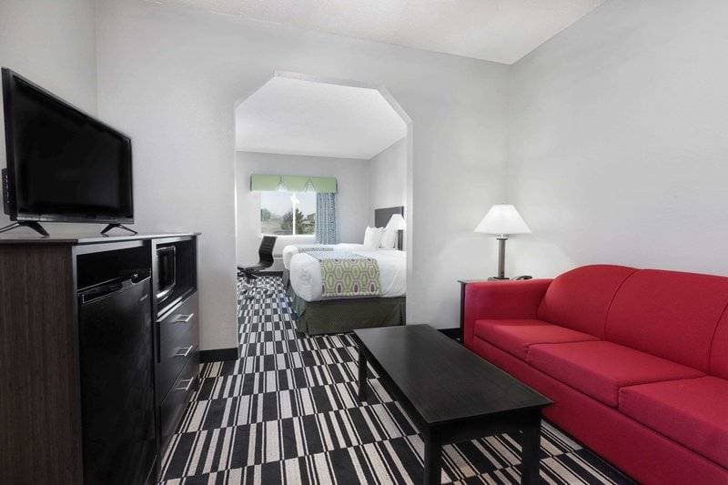 Holiday Inn Express & Suites Sulphur Springs 14