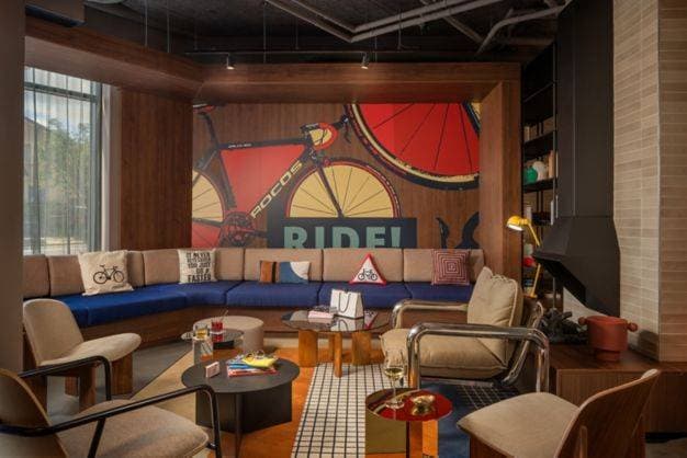 Moxy Paris Clamart 6