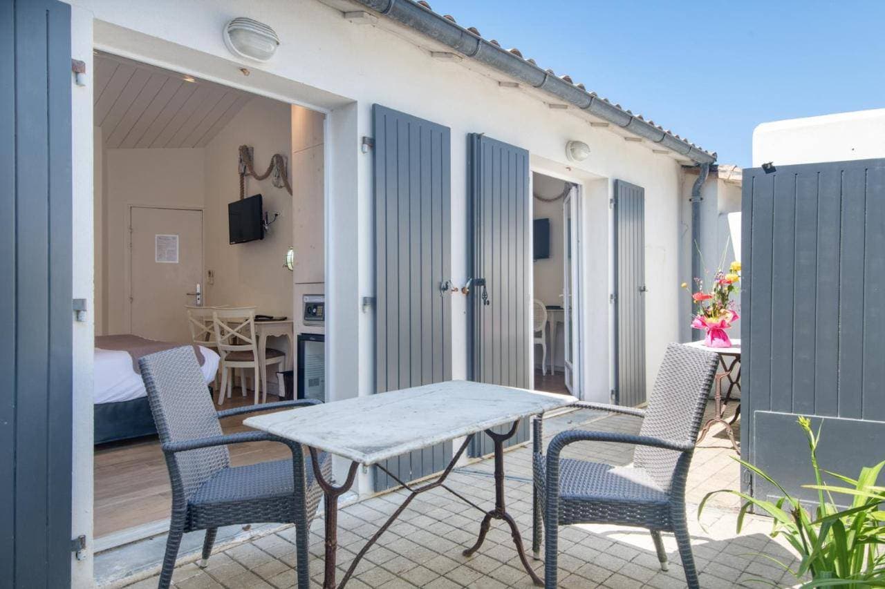 L'Hôtel Plaisir 10