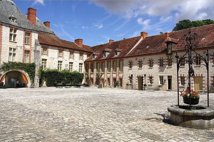 Le Château de Farcheville 9