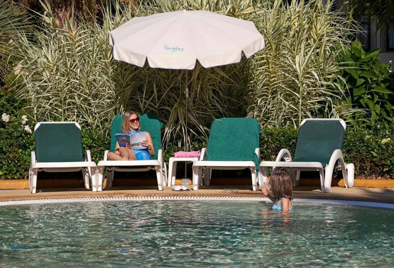 Suite Hotel Eden Mar 10