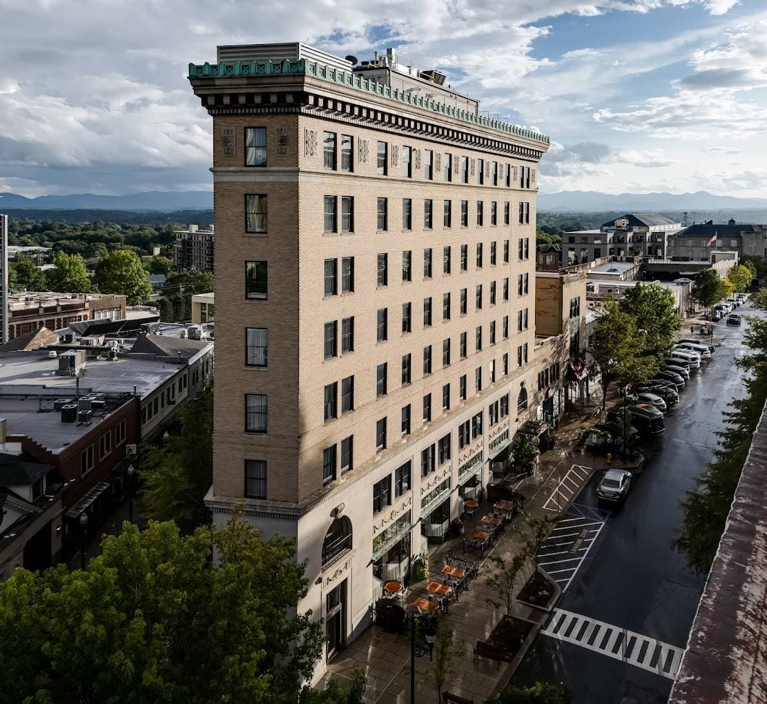 The Flat Iron Hotel 12