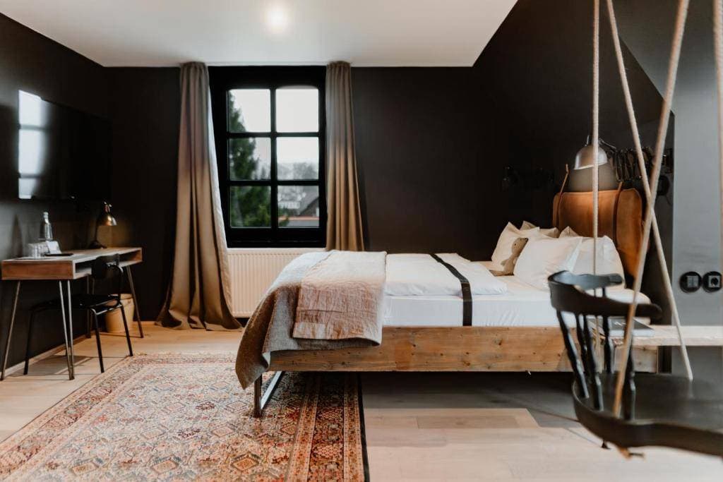 THE HEARTS HOTEL 21