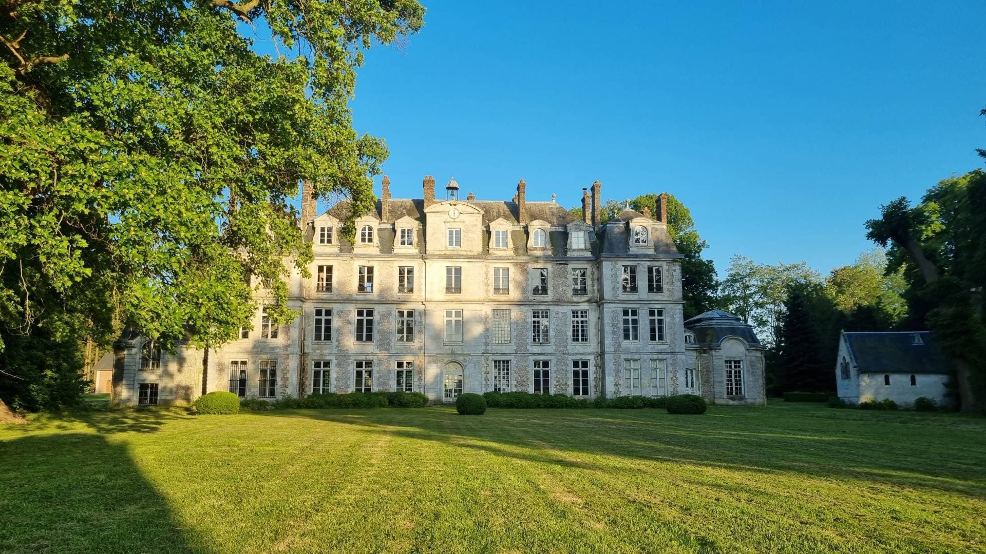Les Ecuries du Chateau de Brumare 10
