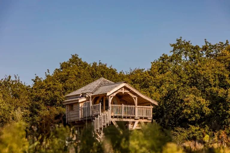 photo de Dihan Hôtel de Cabanes 