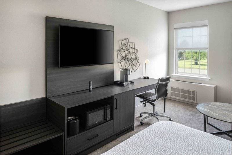 Holiday Inn Express St. Albans 10