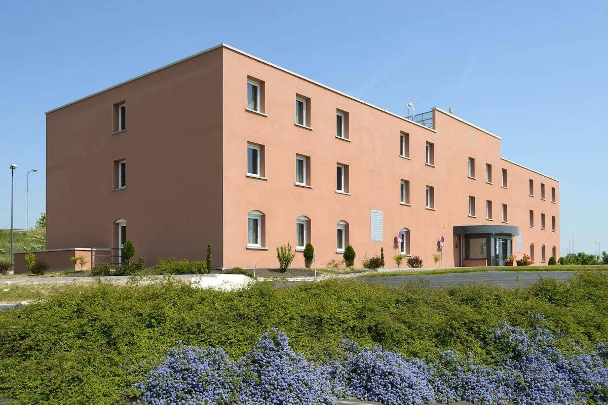 Brit Hotel Reims Croix Blandin 1