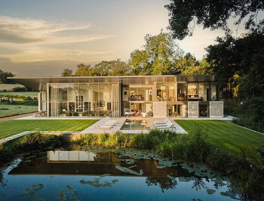 The Waterside Retreat 1