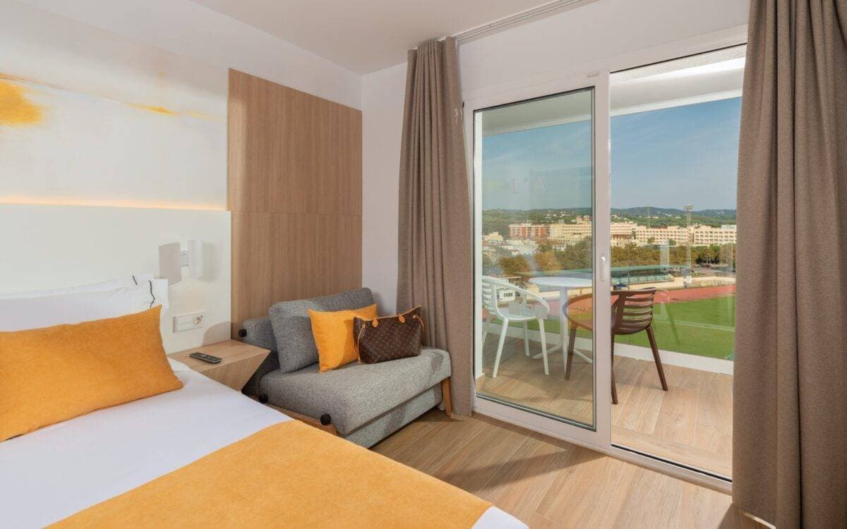 L'Azure Hotel 47