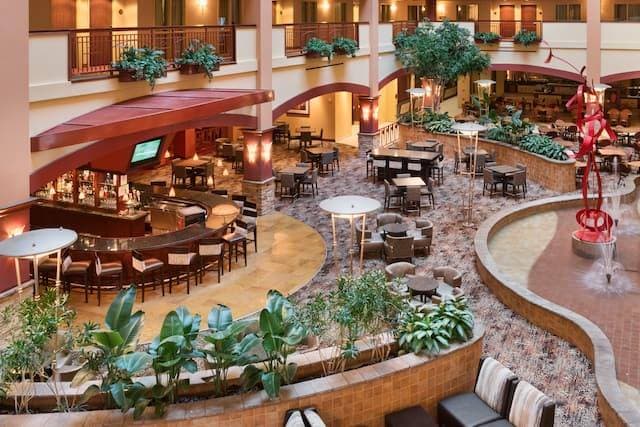 Embassy Suites by Hilton Nashville Downtown 9