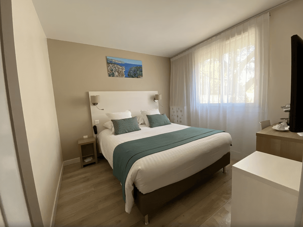 Best Western Plus La Rade 14