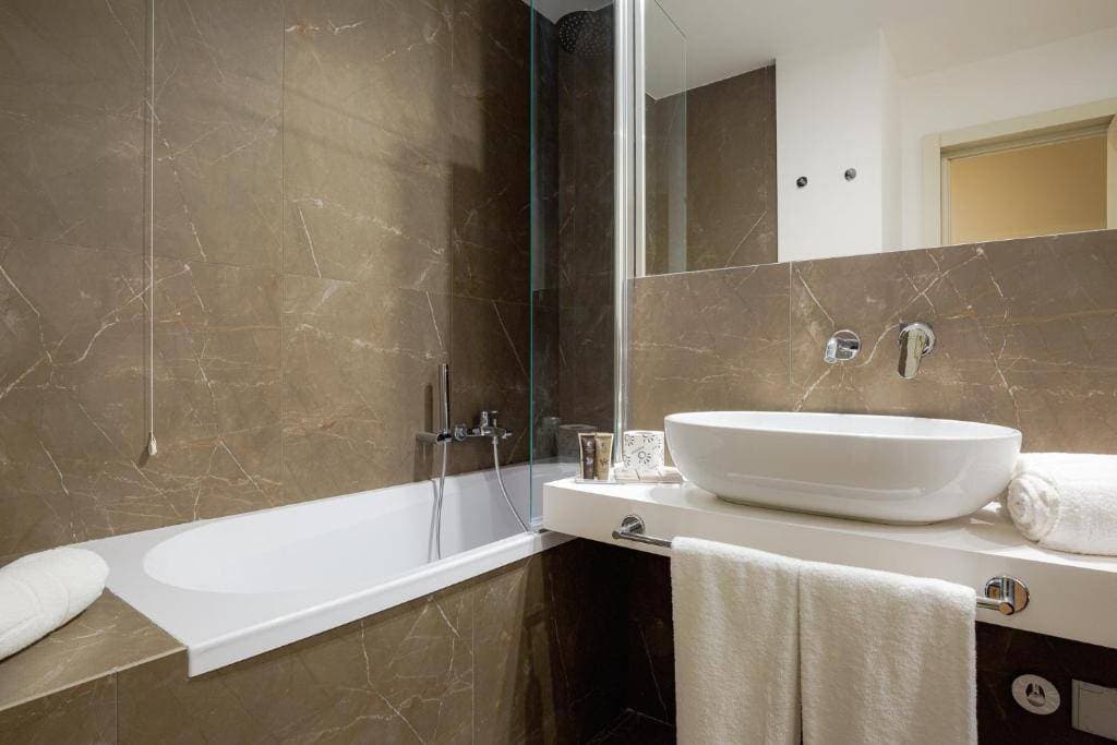 Corporate Hotel Politeama 33