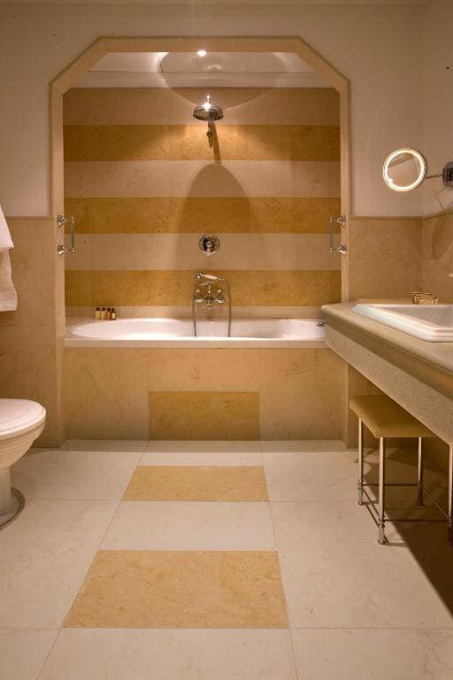 Grand Hotel Savoia 8