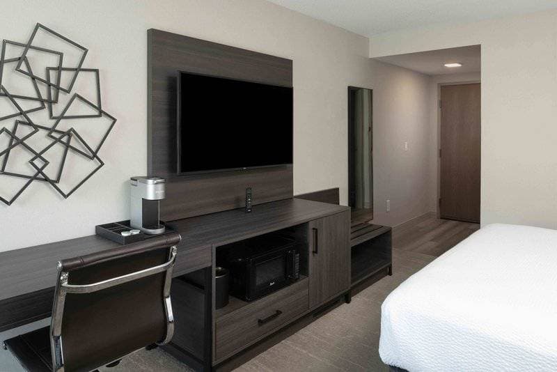Holiday Inn Express St. Albans 24