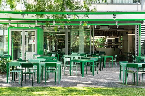  Le Monde Marche - Restaurant du MAC VAL 1