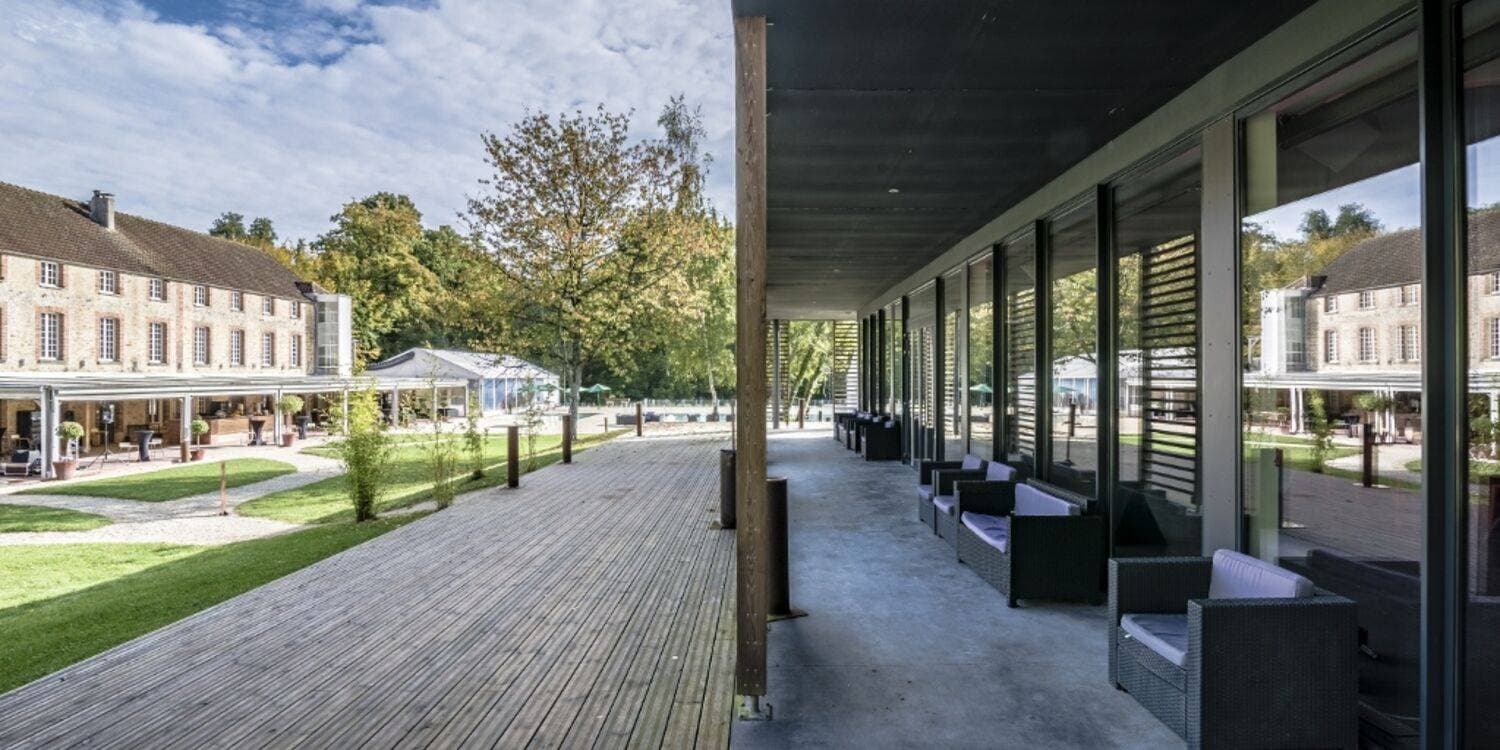 Business Village 12