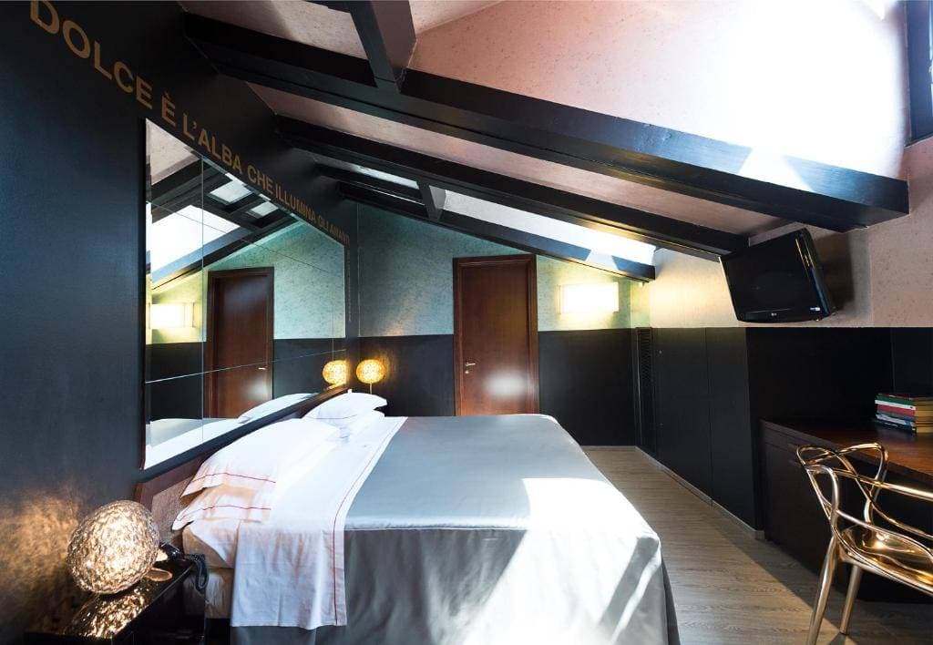 Phi Hotel Bologna 11