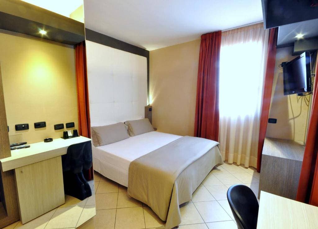 Planet Hotel 12