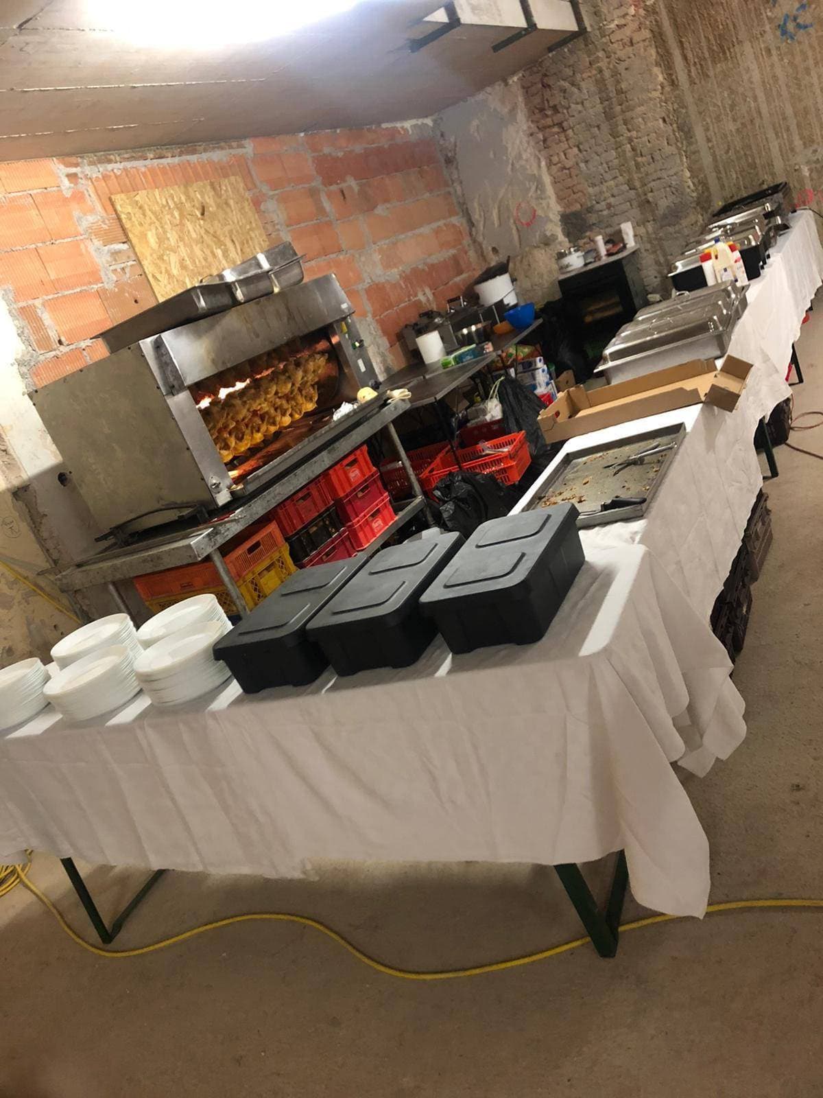 Reini's Hendlgrill und Partyservice 18