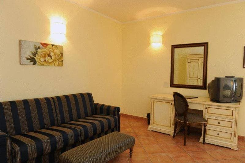 Hotel Urbano V 13
