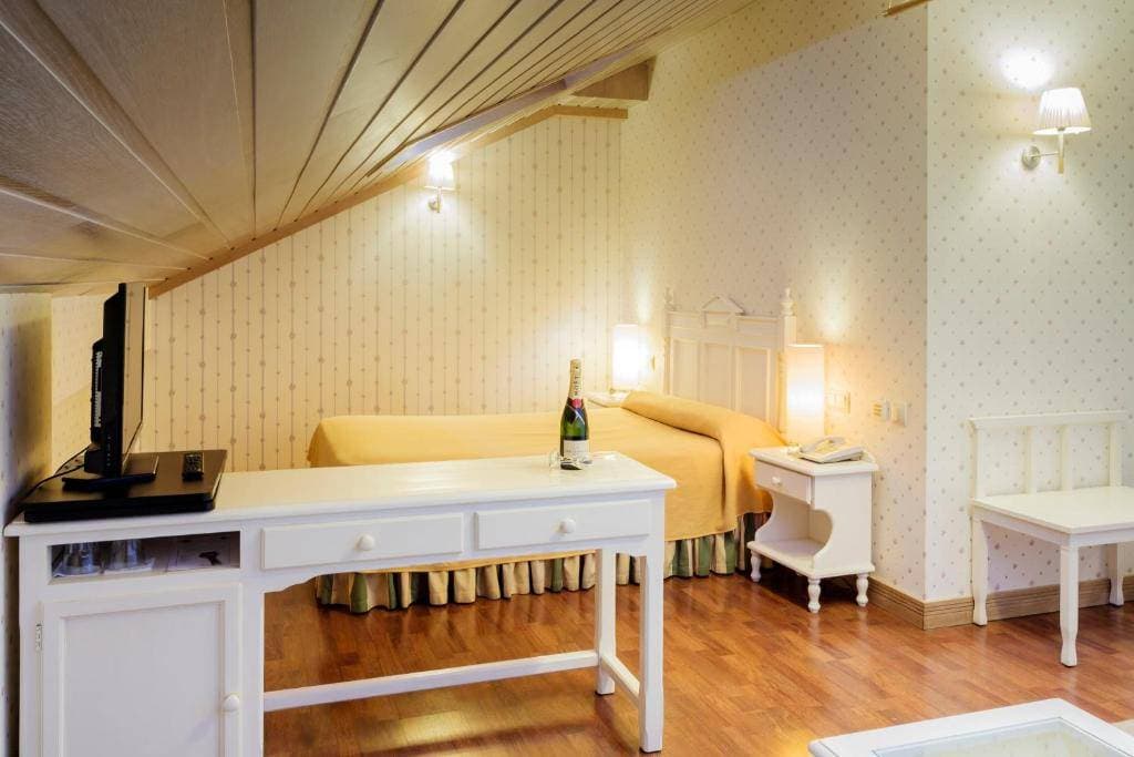 Hotel Azofra 16