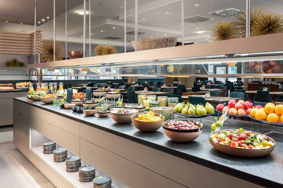 Nh VIenna Airport Hotel 7