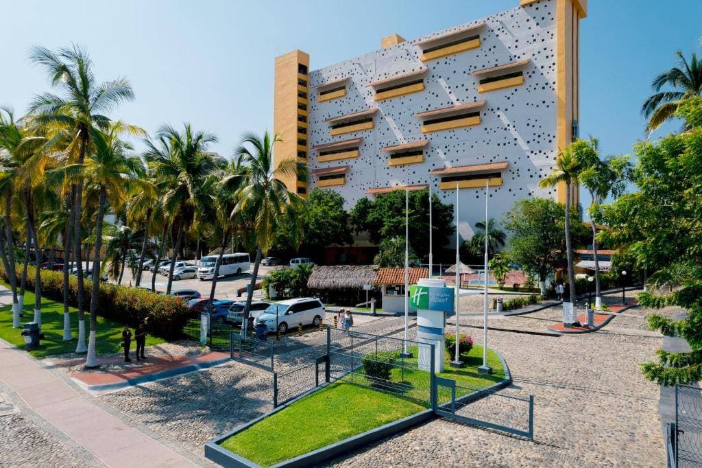 Holiday Inn Resort Ixtapa 11