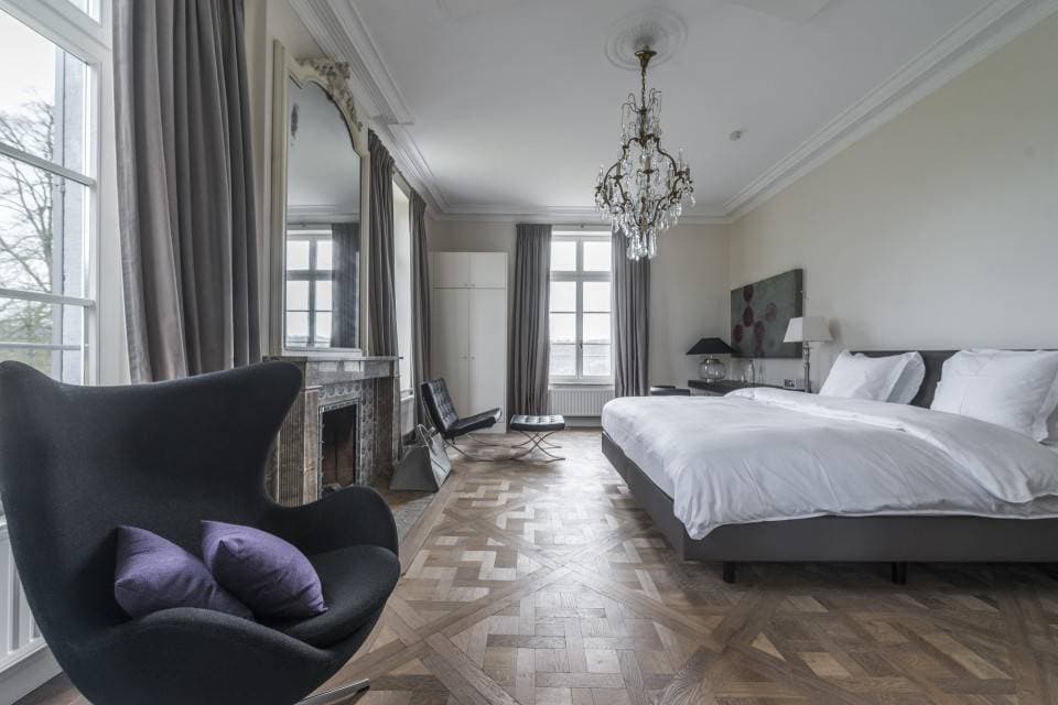 Chateau Charles 9