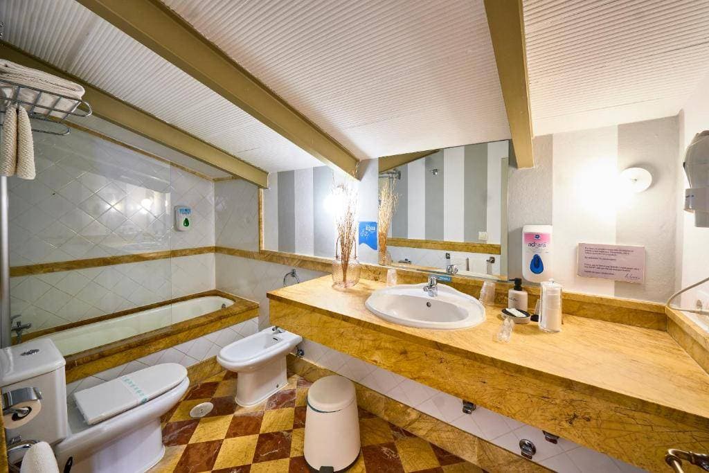 Hotel La Brena 16