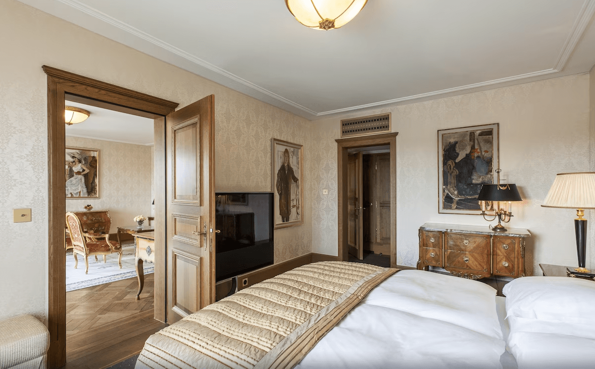 L'Hotel Les Trois Rois 19