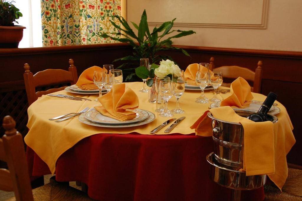 Benny Hotel 22