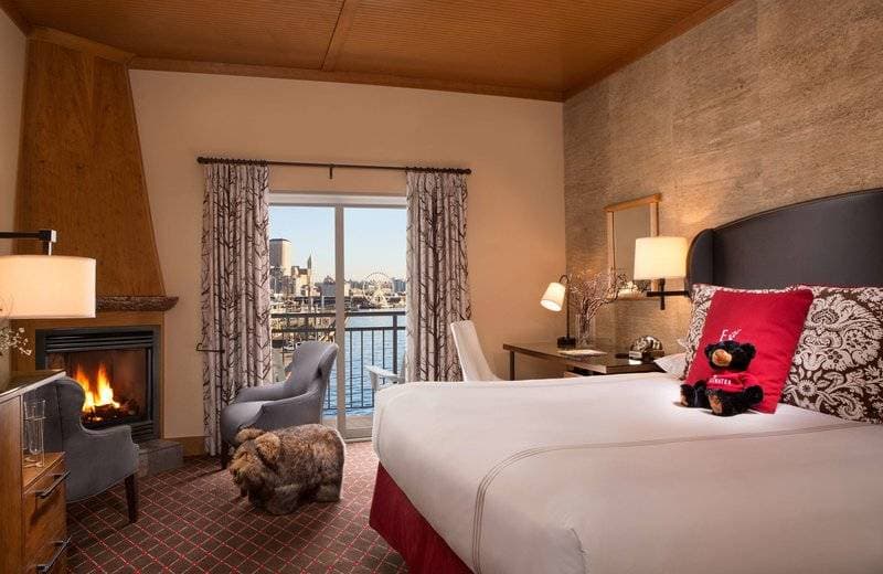 The Edgewater Hotel 21
